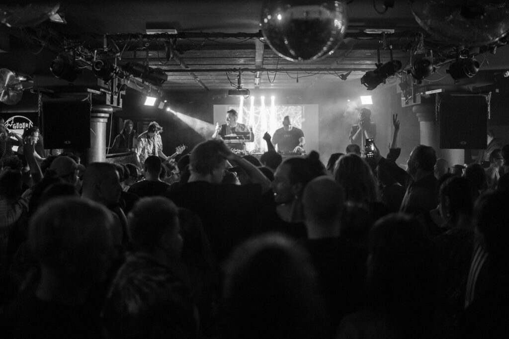 Kiemelt kép a Korai Electric // Barlang című eseményhez