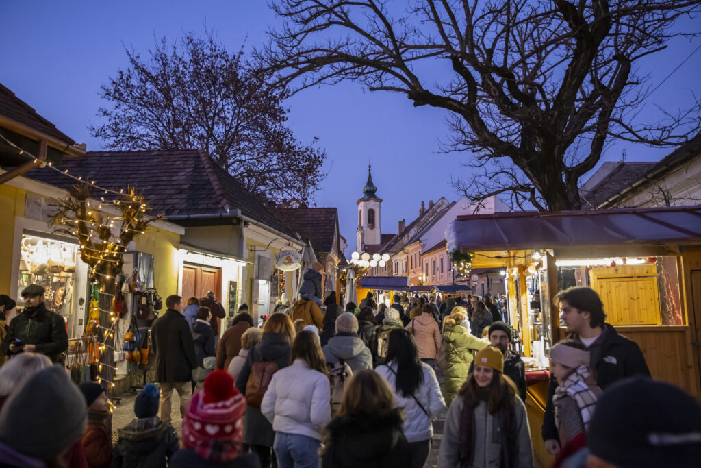 Kiemelt kép a Mikulás az adventi vásárban című eseményhez