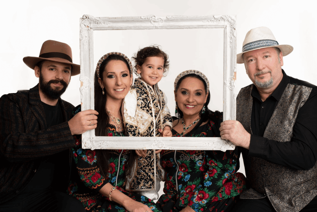 Kiemelt kép a Karaván Família koncert | Gyertyaúsztatás Szentendrén című eseményhez